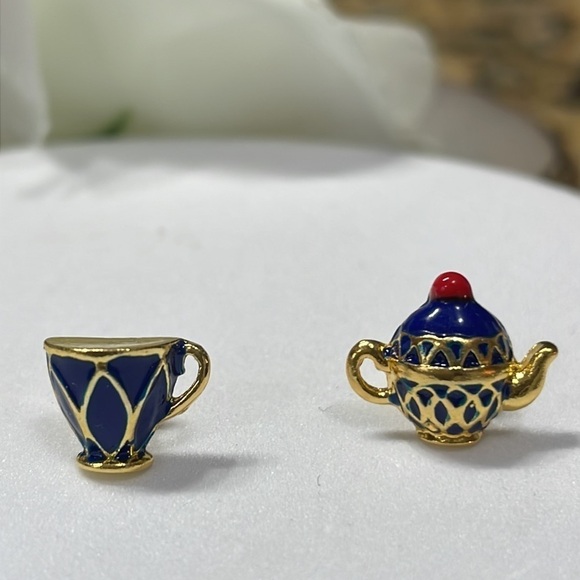 Mix Matched Blue Tea Time Cup Studs - Picture 4 of 12